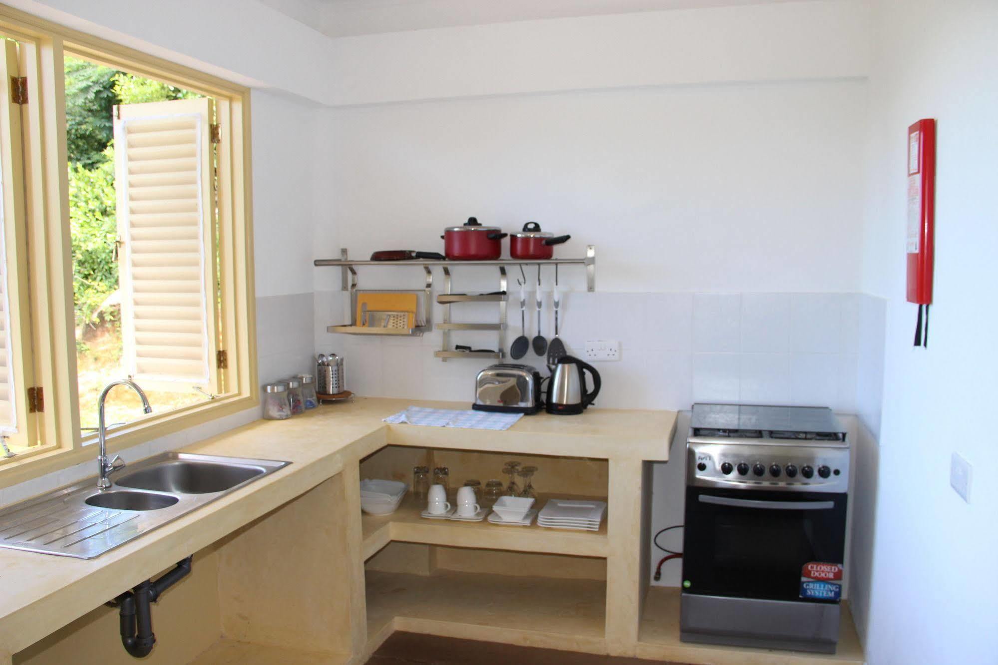 Summer Self Catering Baie Sainte Anne Ngoại thất bức ảnh